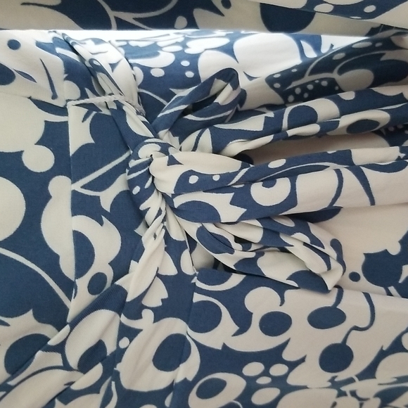 Wrap Around Floral Dress - Picture 12 of 16